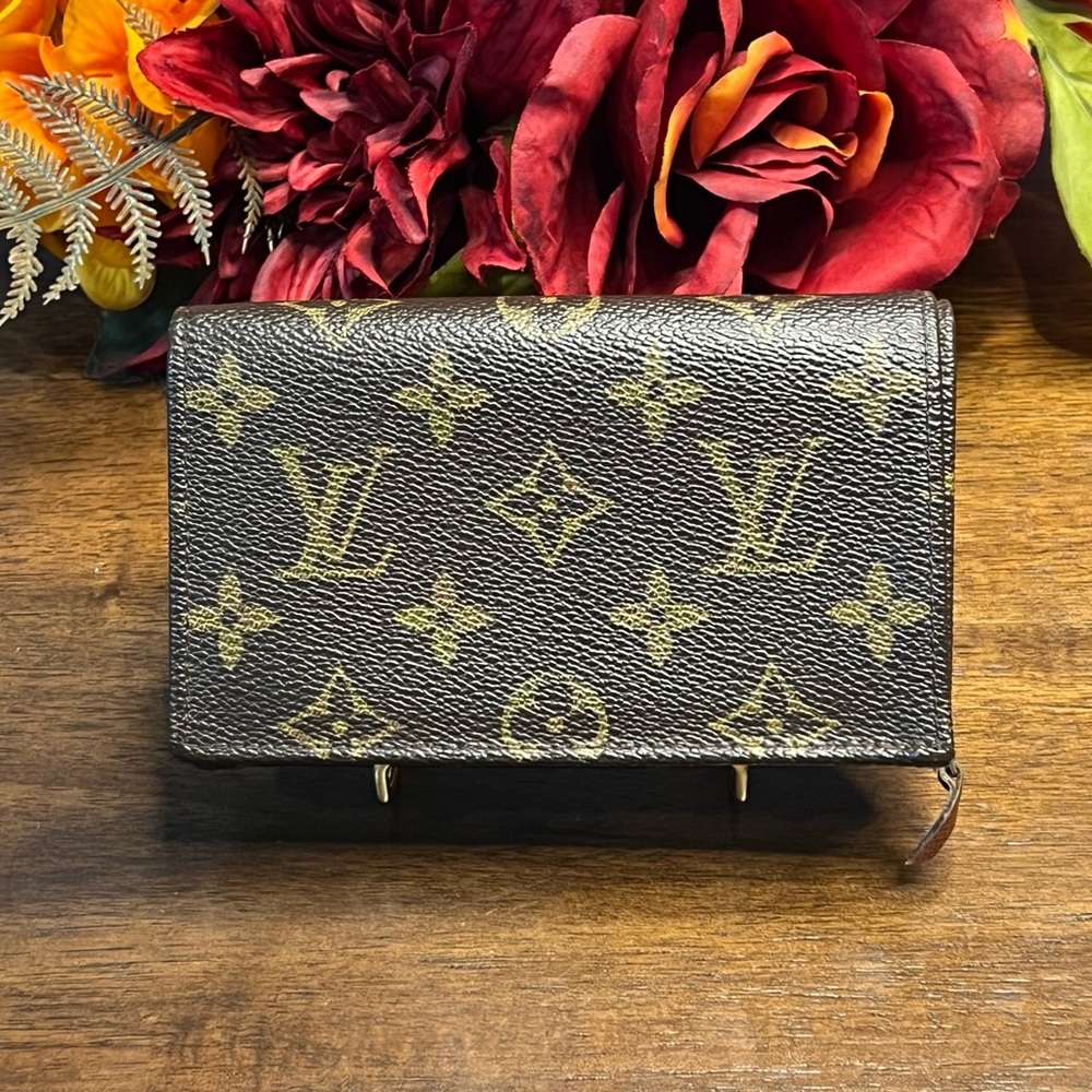 Authentic Louis Vuitton Tresor Compact Wallet - EUC